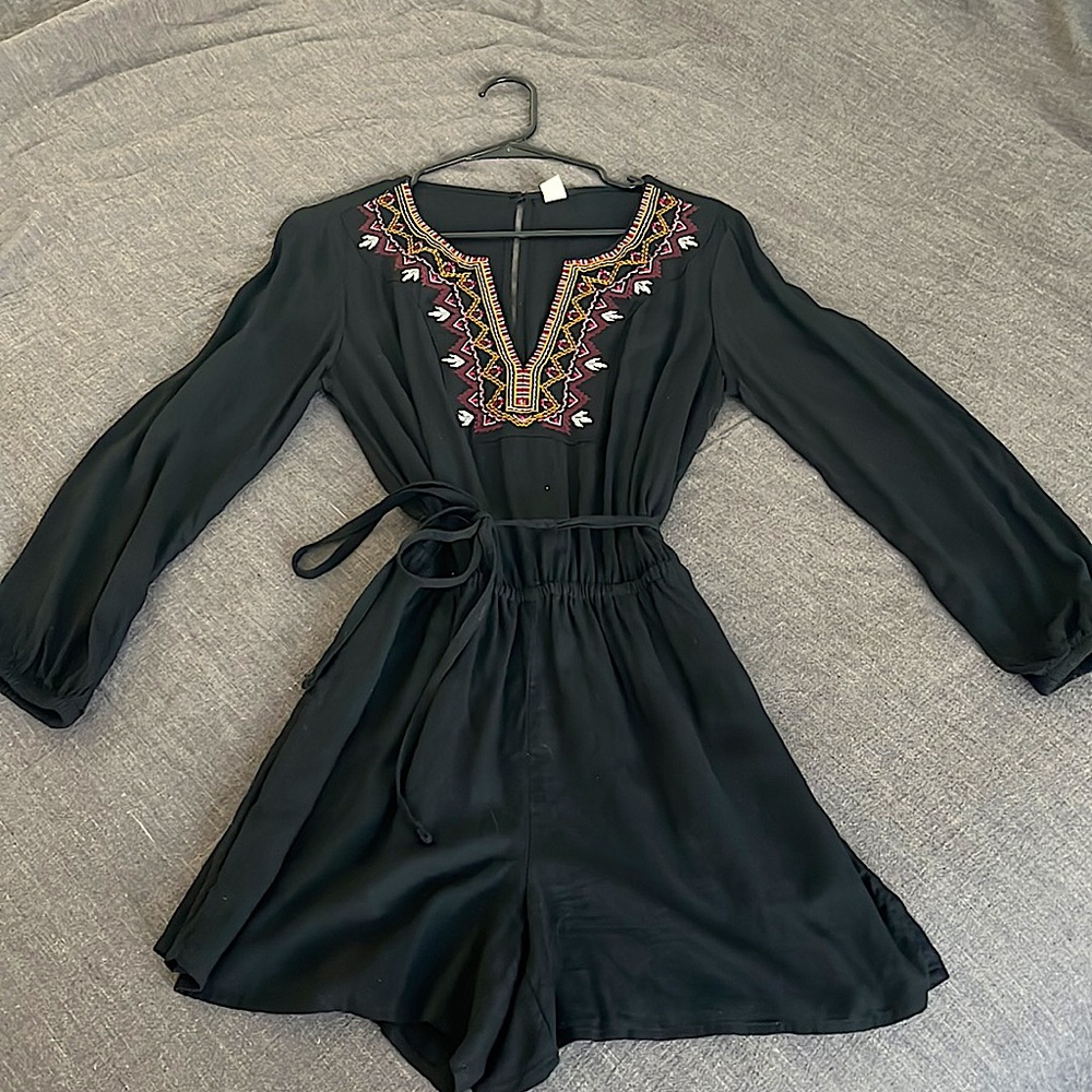 Small black romper from old navy